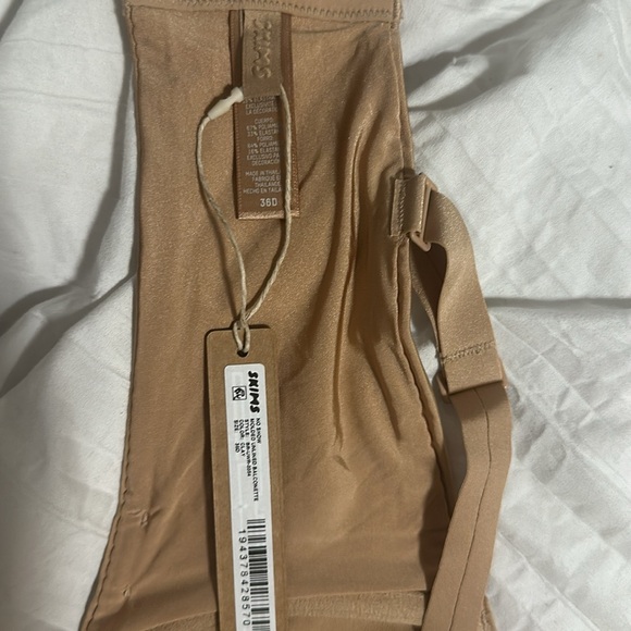 SKIMS UNLINED BALCONETTE BRA - Picture 3 of 3